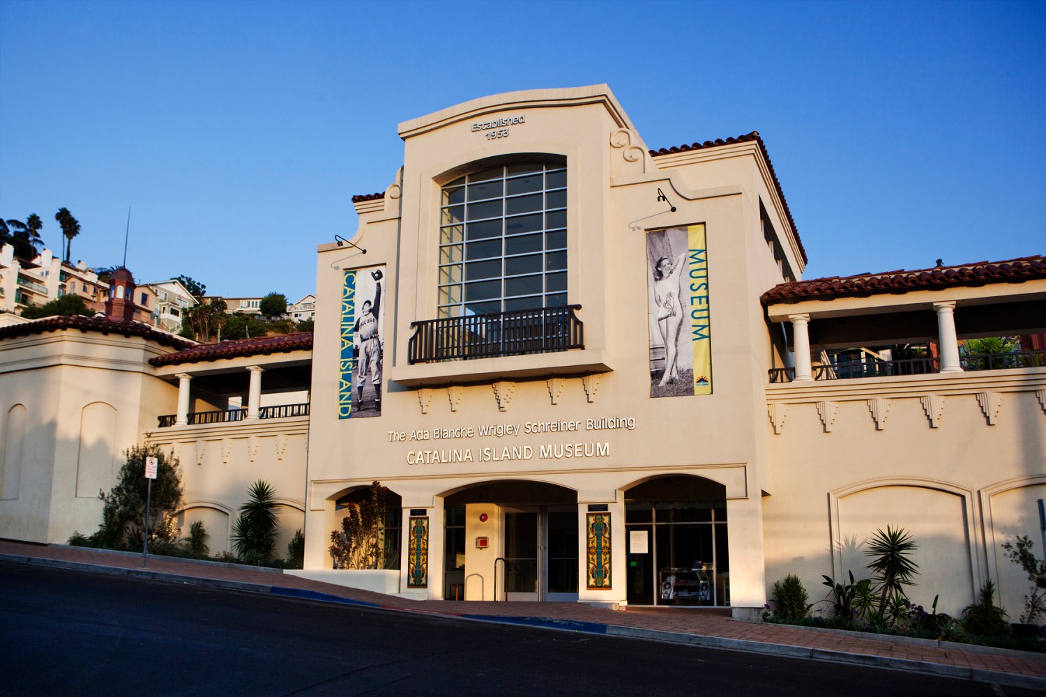 The front entrance of the Catalina Museum for Art & History.
