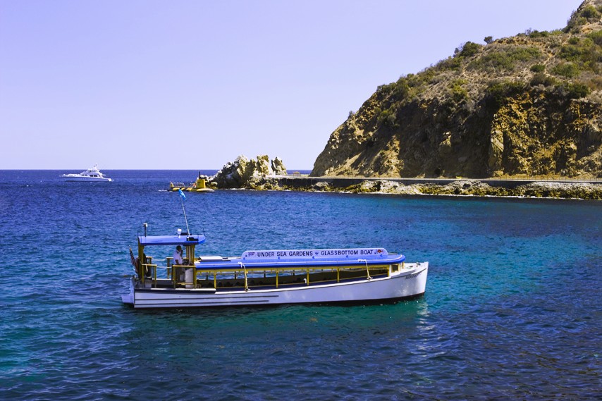 a small boat in a body of water