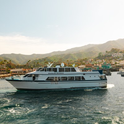 Avalon Express arriving to Avalon